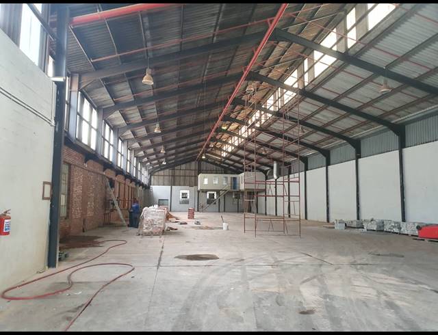 1,200M² FACTORY TO LET IN TRIANGLE FARM